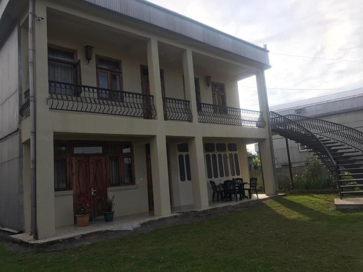 Luka Family Guest House 巴统 外观 照片