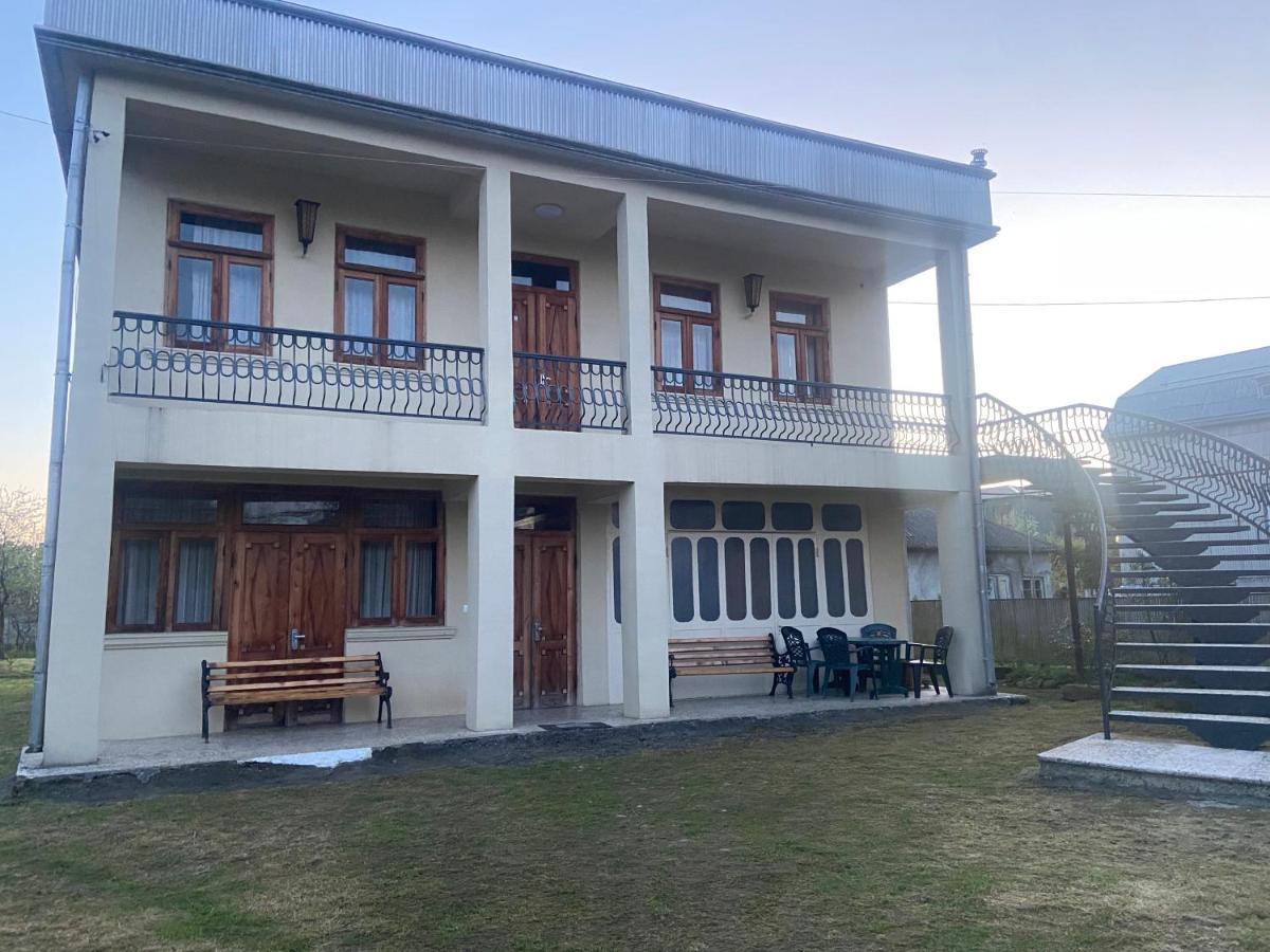 Luka Family Guest House 巴统 外观 照片