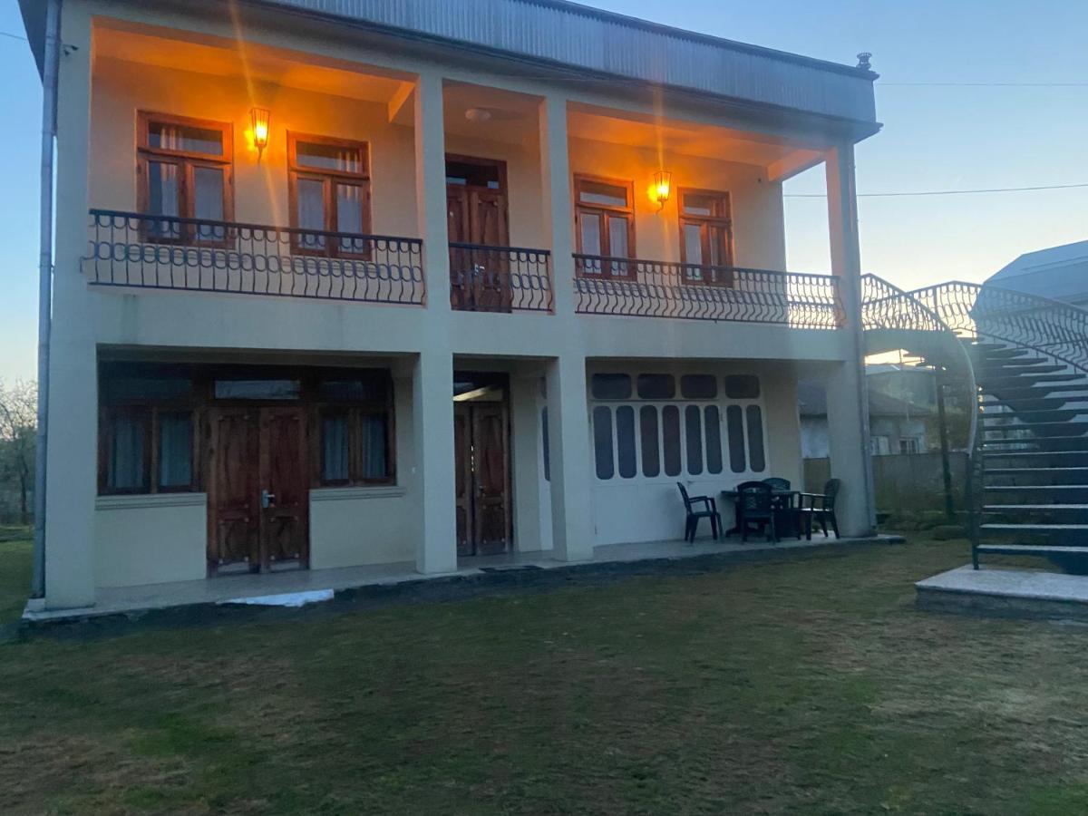 Luka Family Guest House 巴统 外观 照片