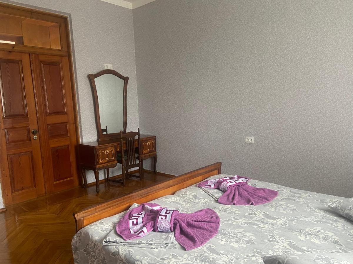 Luka Family Guest House 巴统 外观 照片