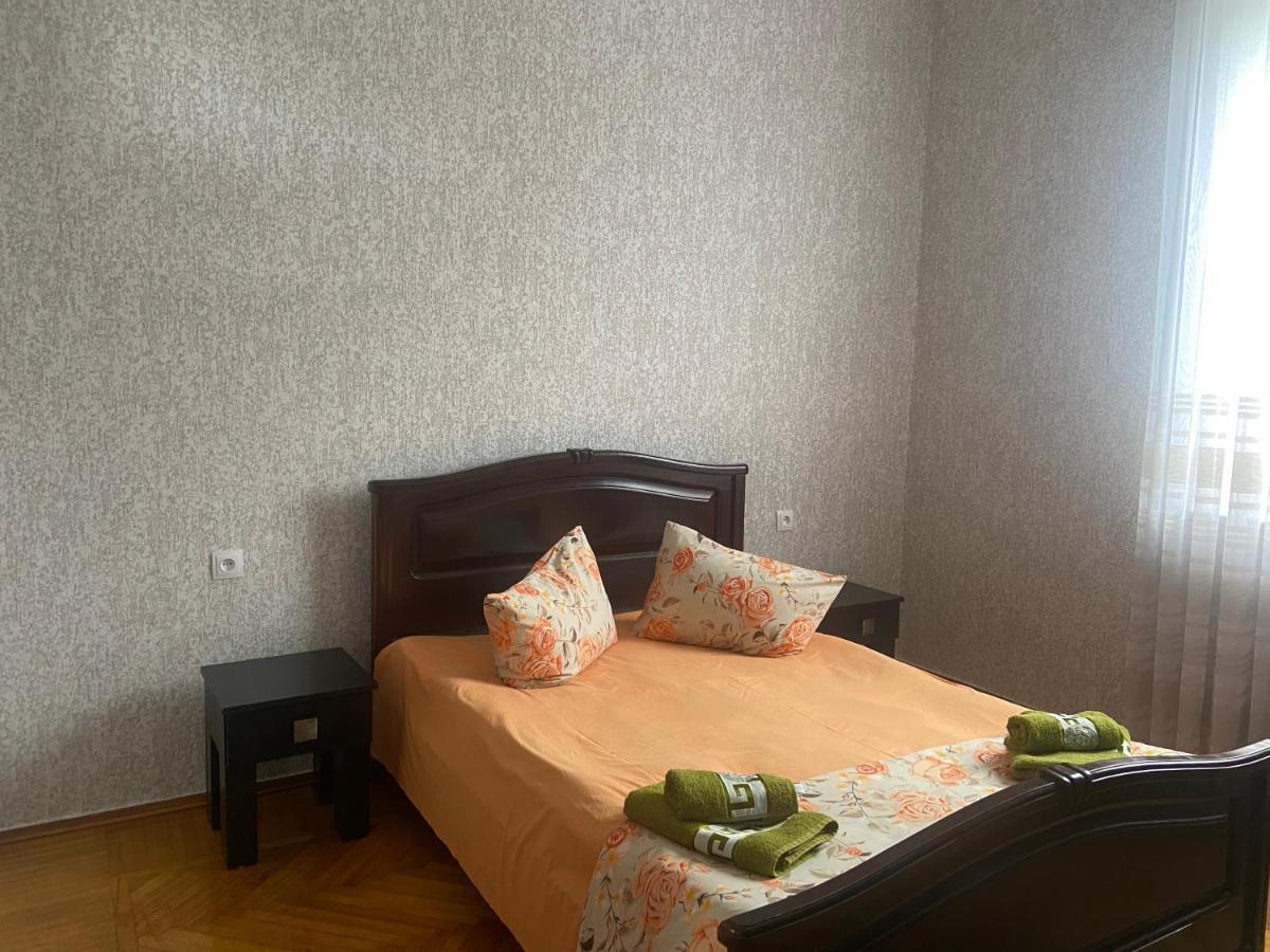 Luka Family Guest House 巴统 外观 照片