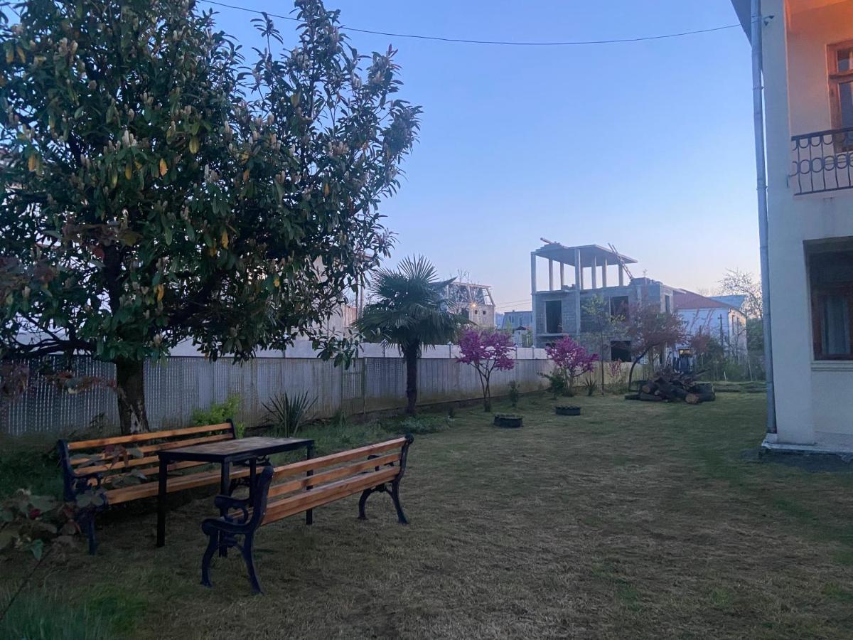 Luka Family Guest House 巴统 外观 照片