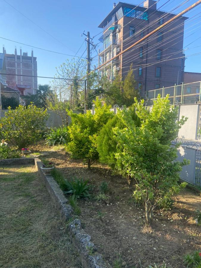 Luka Family Guest House 巴统 外观 照片