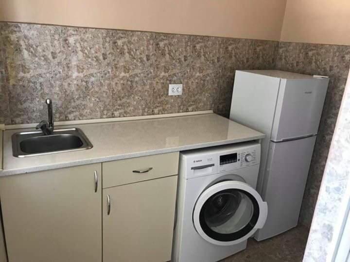 Luka Family Guest House 巴统 外观 照片